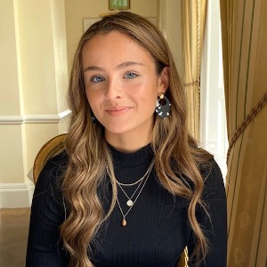 Babysitter available in Balcarrick, Co. Dublin, K36 FD36, Ireland