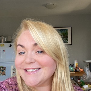 Babysitter required in Swords, County Dublin, Ireland