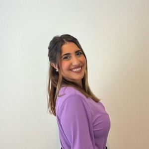 Babysitter available in Clontarf, Dublin, Ireland