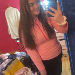 Babysitter available in Longford, Éire