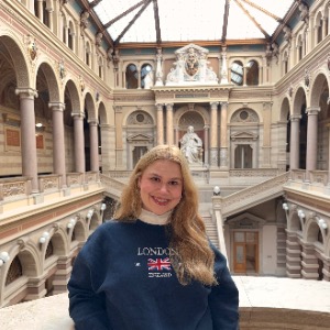 Babysitter required in Dublin, Irlanda