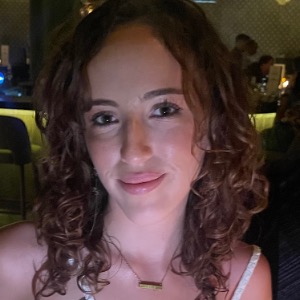 Babysitter available in Ballinteer, Dublin, Co. Dublin, D16 YN44, Ireland