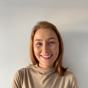 Babysitter available in Dublin, Ireland