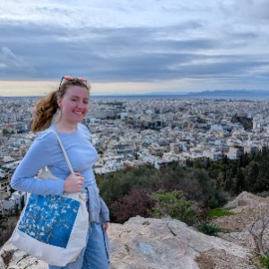 Babysitter available in Dublin, Ireland