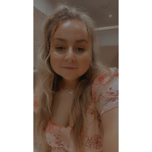 Babysitter available in Town Parks, Co. Meath, C15 A32K, Ireland