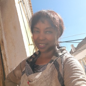 Babysitter required in 8000-327 Faro, Portugal