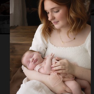 Babysitter required in Mountheaton, Co. Offaly, E53 NX37, Ireland