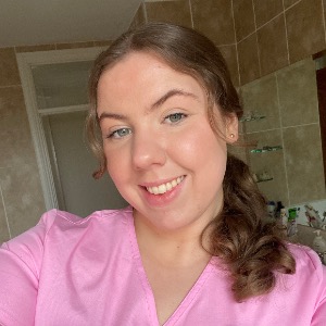 Babysitter available in Kilcullen, County Kildare, Ireland
