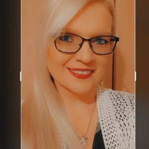 Babysitter required in Carrownageelaun, Co. Roscommon, F45 A393, Ireland