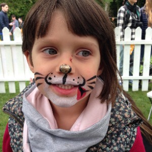 Babysitter required in 69 Hunters Avenue, Hunters Wood, D24 W3C6, Ireland