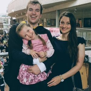 babysitting jobs get hired and start earning mindme ie local babysitting jobs for 16 year olds